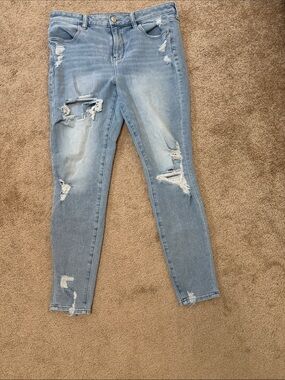 Distressed Light Blue High-Rise Women’s Jeans